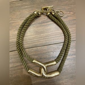 C Wonder necklace - olive green and gold